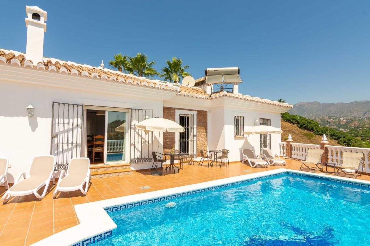 Villa Andalucia: Cerca De Todo, Intimidad Y Espacio نيرخا المظهر الخارجي الصورة