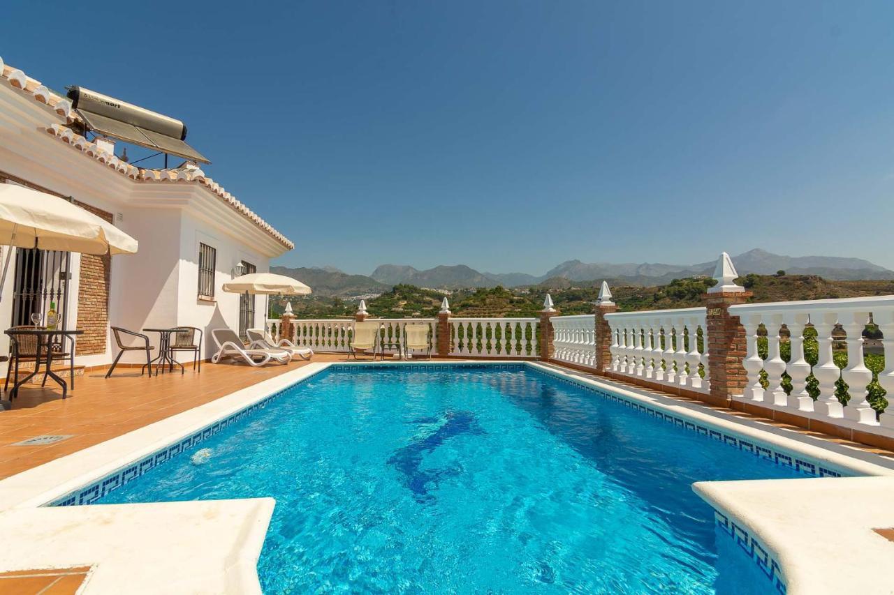 Villa Andalucia: Cerca De Todo, Intimidad Y Espacio نيرخا المظهر الخارجي الصورة