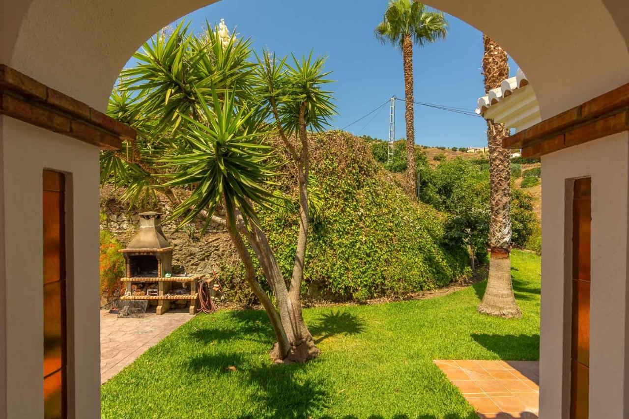Villa Andalucia: Cerca De Todo, Intimidad Y Espacio نيرخا المظهر الخارجي الصورة